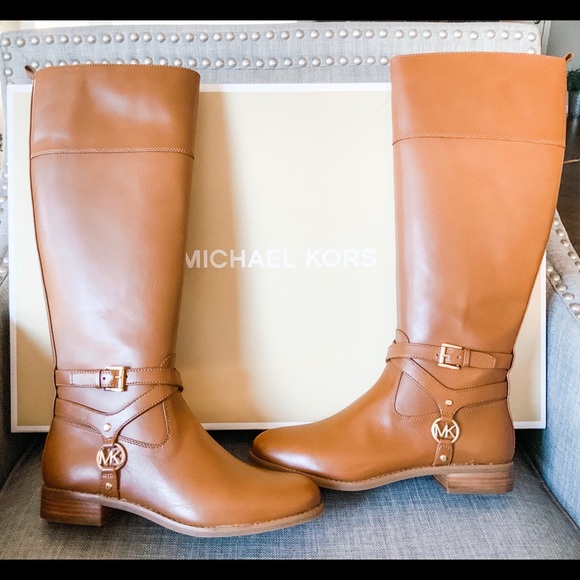 MICHAEL Michael Kors Shoes - NIB Michael Kors Preston Boot 40F9PRFBHL - 7.5